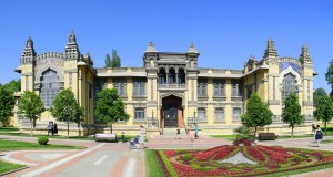 Здание нарзанных вод в Кислововдске (Кавказ и Черноморское побережье)