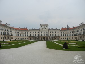 Замок Эстерхази в поселке Фертёд, 20 км от Шопрона