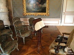 Музыкальный салон. В этом замке прошла большая часть творческой жизни композитора Йозефа Гайдна