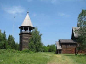Деревянные колокольня и Богородицкая церковь (Урал)