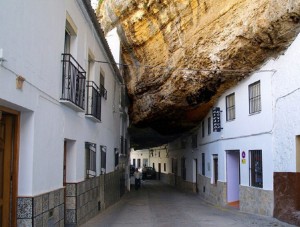 Испанская деревенька в скале. Провинция Кадис, Андалусия (Испания)