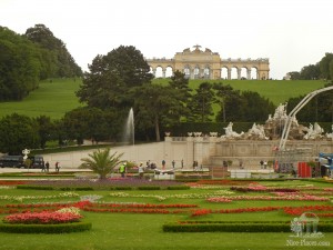 Вид на Глориетту с нижней террасы парка (Вена)
