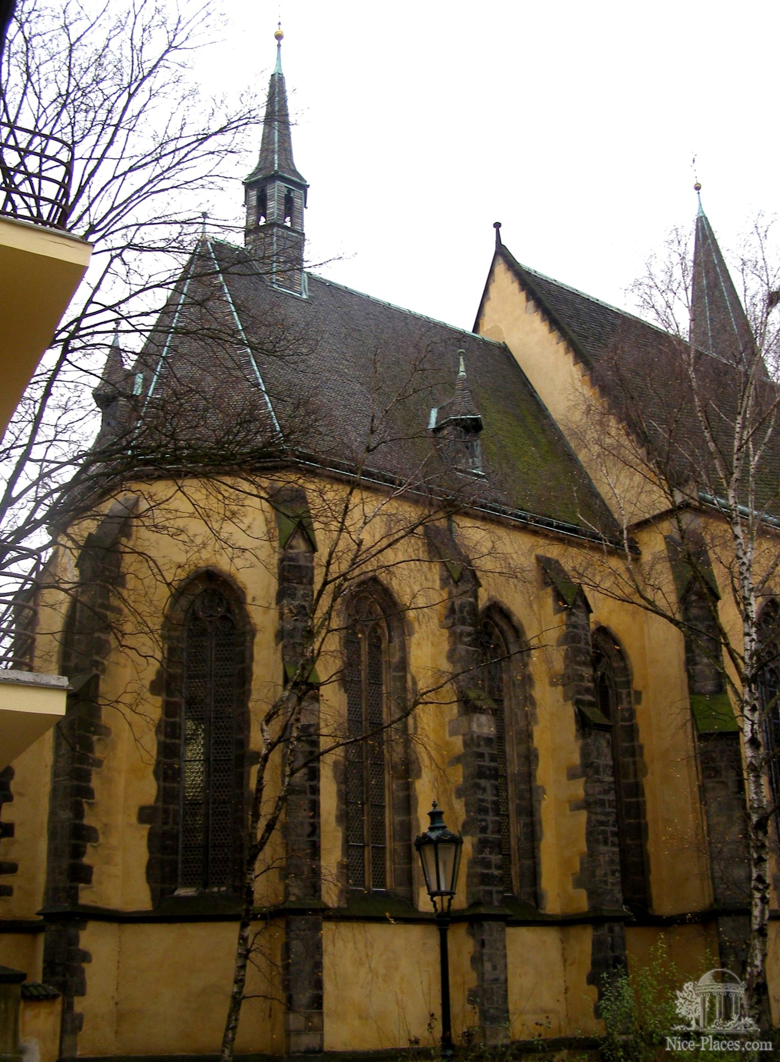 Фото достопримечательностей Чехии: Церковь св. Аполлинария