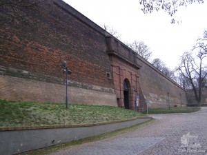 Крепостные стены Вышеграда в Праге (Чехия)