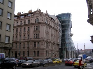 Тот самый Танцующий дом в Праге