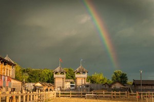 Радуга после грозы над комплексом "Киевская Русь"