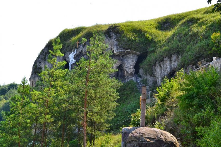 Фото достопримечательностей Карпат и Закарпатья: Рукомыш &mdash; паломническое место Украинских Карпат