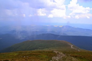Вид из вершины Говерлы на окрестности (Карпаты и Закарпатье)