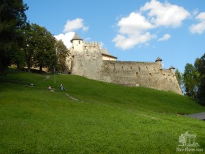 Неприступные стены крепости в Старой Любовне  (Словакия)