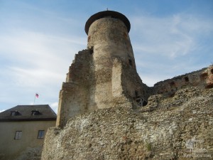 Самая высокая башня крепости - Готическая башня (bergfried). С ее обзорной площадки открывается потрясающий вид (Словакия)