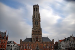 Башня Белфорт на Рыночной площади в Брюгге (Бельгия)