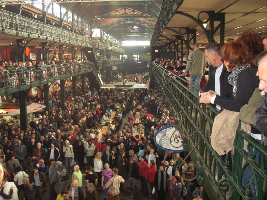 Фото достопримечательностей Германии: Самое оживленное место Гамбурга &mdash; Рыбный рынок