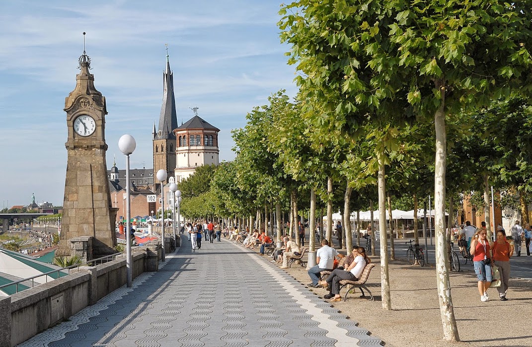 Фото достопримечательностей Германии: Исторический центр Дюссельдорфа &mdash; Альтштадт