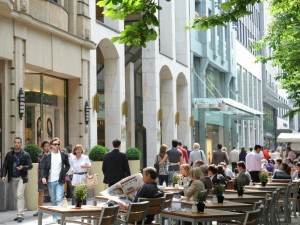 Королевская аллея (Königsallee) - самая знаменитая улица Дюссельдорфа (Германия)