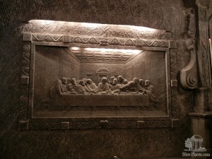 Фреска "Тайная вечеря" высеченная в солевой породе в часовне Святой Кинги (Польша)