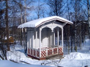 Павильон над источником лечебной воды (Карелия)