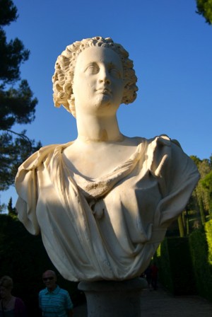 Скульптура в садах Святой Клотильды на Ллорет-де-Мар (Испания)