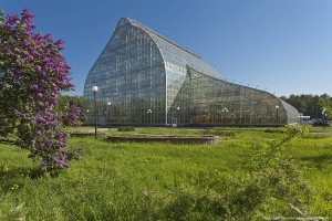Здание фондовой оранжереи в московском ботаническом (Москва и Подмосковье)