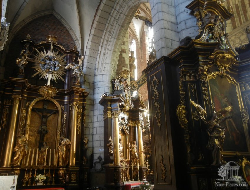 Фото достопримечательностей Польши: Внутри базилики Божьего Тела