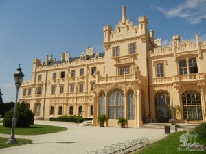 Замок Лихтенштейнов в Леднице (Словакия)