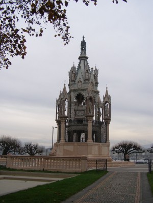 Гробница герцога Брауншвейгского на берегу Женевского озера (Швейцария)