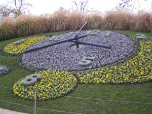 Цветочные часы - один из символов Женевы (Швейцария)