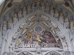 Главный портал Мюнстера (Швейцария)