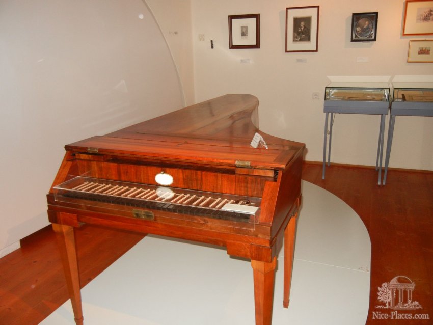 Фото достопримечательностей Австрии: Рояль Гайдна в доме-музее его имени
