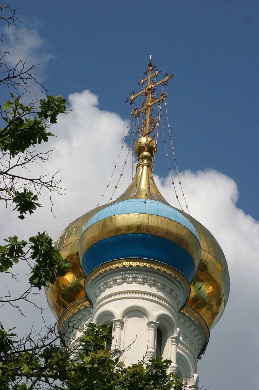 Фото достопримечательностей Чехии: Золоченые купола храма