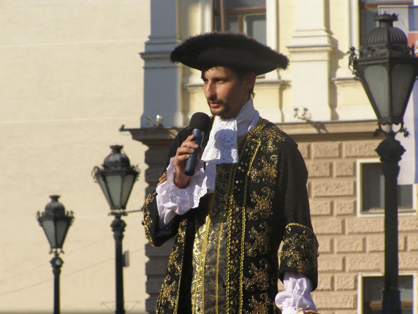 Фото достопримечательностей Словакии: Мирослав Ветрик &mdash; автор и бессменный организатор коронационных шествий в Братиславе. По совместительству &mdash; могущественный герцог