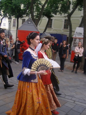 Прекрасные придворные дамы. Куда же без них? (Словакия)