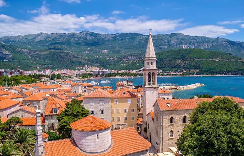 Фото достопримечательностей Черногории: "Жемчужина" Будванской ривьеры &mdash; город Будва