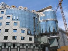 Вена. Хаас Хаус - современное здание напротив собора Святого Стефана, находящееся на площади Graben (Вена)