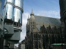 Вена. Отражение Штефансдома в Хаас Хаусе (Вена)