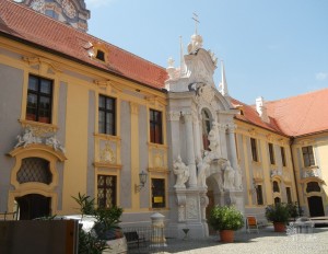 монастырь августинцев в Дюрнштейне (Австрия)