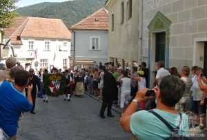 Костюмированное шествие в честь абрикосовго фестиваля (Австрия)