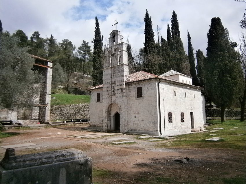 Фото достопримечательностей Черногории: Георгиевская церковь &mdash; старейший храм Подгорицы