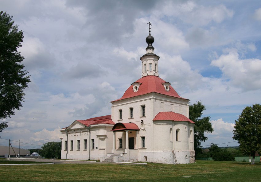 Фото достопримечательностей Москвы и Подмосковья: Церковь Воскресения Словущего, в которой венчался Дмитрий Донской