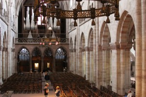 Базельский кафедральный собор внутри (Швейцария)