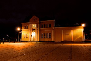 Вечерняя подсветка музея драгоценных камней в Кеми (Страны Скандинавии)