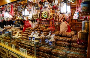 Кто еще не успел купить сладостей к рождественскому столу? (Германия)