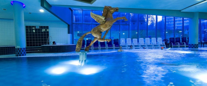 Фото достопримечательностей других стран Европы: Пегас &mdash; символ города Рогашка Слатина