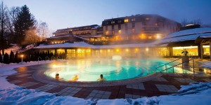 Открытые бассейны с горячей термальной водой работают круглый год. Шмарьешке Теплице (Разное)