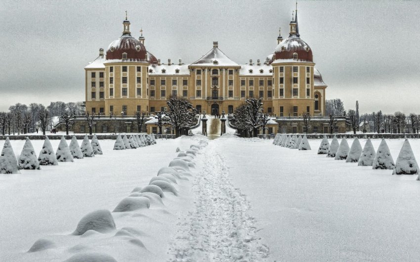 Фото достопримечательностей Германии: Замок Морицбург зимой