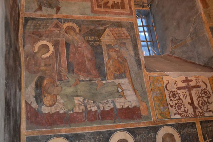 Фото достопримечательностей Карпат и Закарпатья: Одна из сохранившихся церковных фресок. Храм Вознесения Христового, Лужаны
