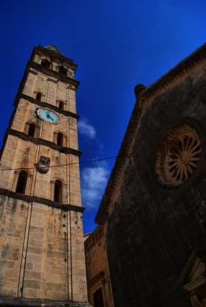 Пожалуй, самая знаменитая постройка Пераста - башня храма святого Николая (Черногория)