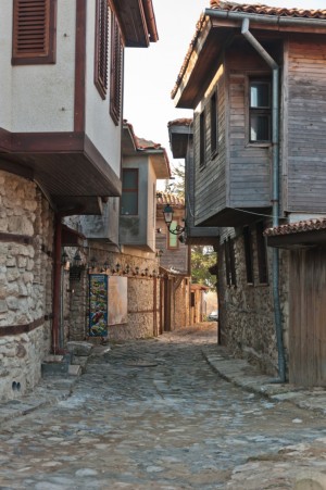 Средневековые улочки Несебра могут послужить декорациями к костюмированным фильмам (Разное)