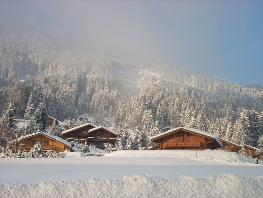 Фото достопримечательностей Швейцарии: Виллар &mdash; жить в альпийском шале, затерянном в горах, &mdash; это ли не счастье?