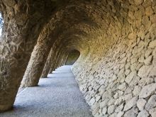 Барселона. Парк Гуэль. Колонны виадука