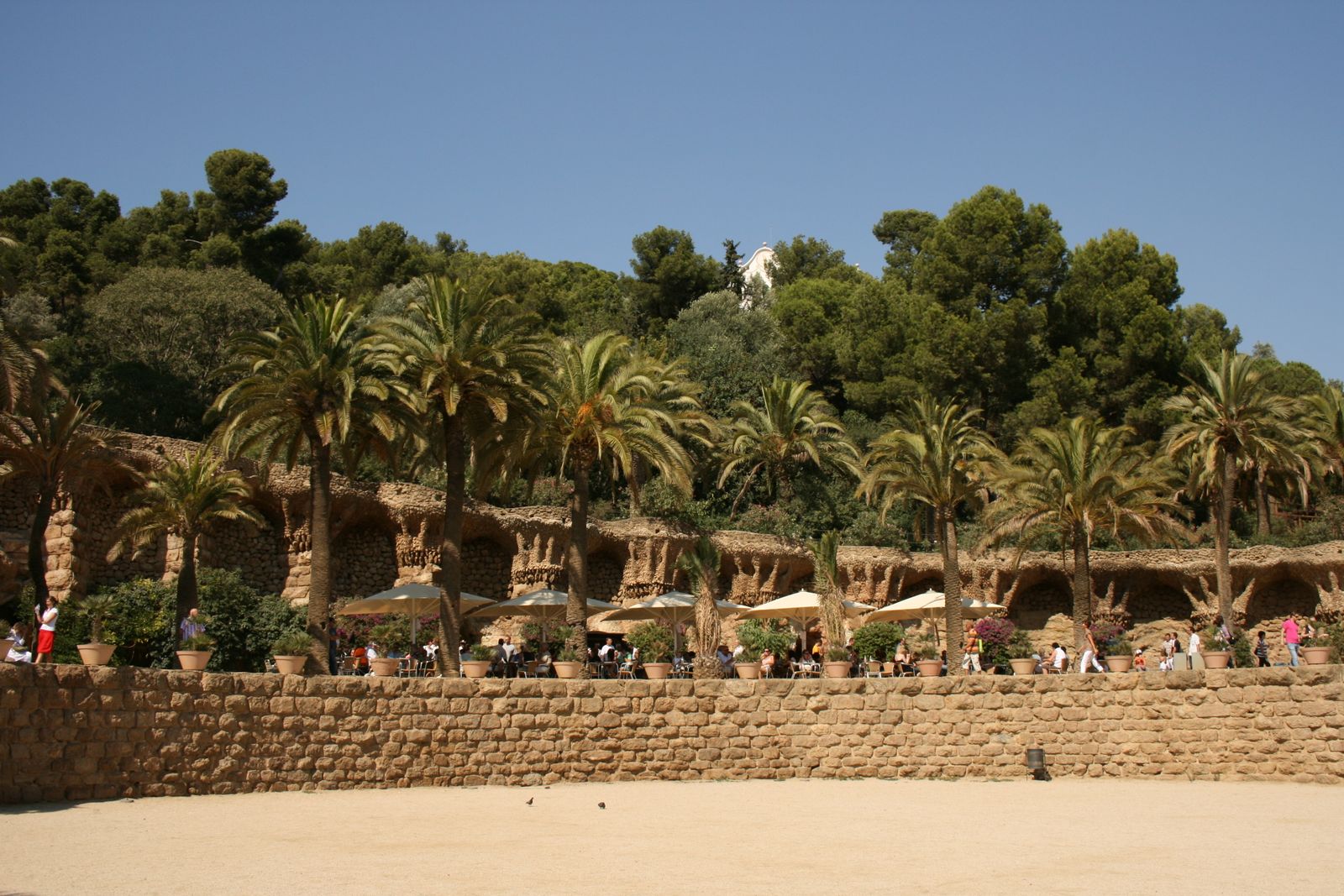 Фото достопримечательностей Барселоны: Парк Гуэль, творение Антонио Гауди